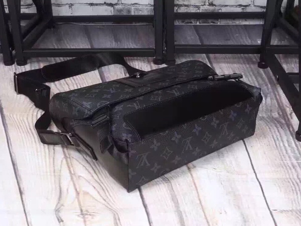 ルイヴィトン ショルダーバッグ スーパーコピー M40510 モノグラム エクリプス メッセンジャーヴォワヤージュMM コレクションモデル